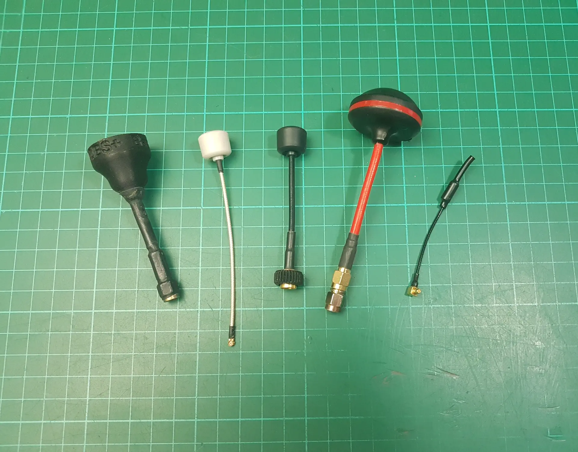Antenne a 5.8ghz per droni fpv con polarizzazione LHCP e RHCP